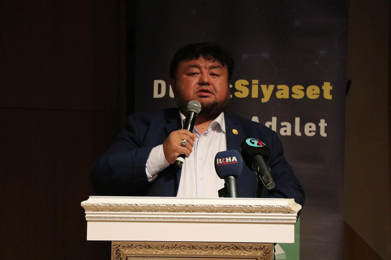 "İslam ile Batının insana bakışı arasında ciddi farklar vardır" "İslam ile Batının insana bakışı arasında ciddi farklar vardır"
